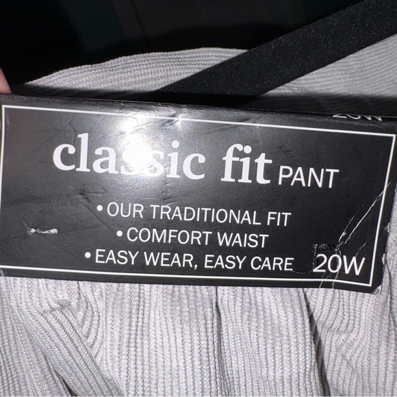 Alfred Dunner Women's Gray Lightweight Corduroy Proportioned Short Pants - Picture 4 of 7